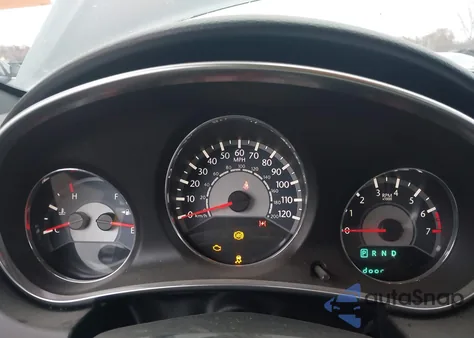 2013 Chrysler 200 Lx z USA, uszkodzony, nr VIN 1C3CCBAB0DN765271